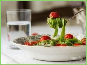 Домашняя паста со шпинатом и томатами - фото шаг 10