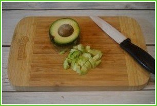 Яичница с беконом и авокадо - фото шаг 3