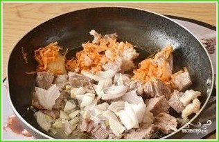 Жаркое из свинины с картофелем и грибами - фото шаг 4