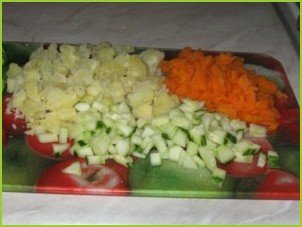 Салат с горбушей отварной - фото шаг 2