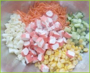 Салат с крабовыми палочками и морковью по-корейски - фото шаг 6