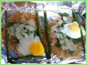 Запечённое яйцо с картофелем и шпинатом - фото шаг 6