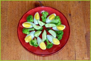 Салат из брокколи и огурцов - фото шаг 5