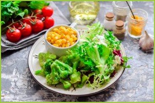 Салат с брокколи и кукурузой - фото шаг 1