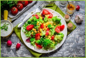 Салат с брокколи и кукурузой - фото шаг 7