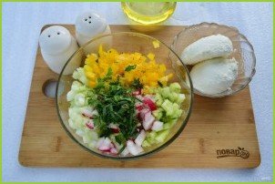 Салат весенний с сельдереем - фото шаг 2