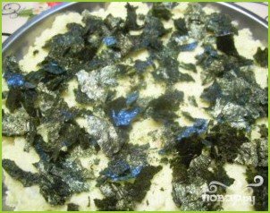 Слоеный салат с водорослями - фото шаг 1