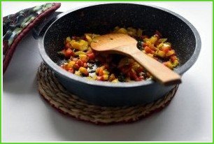 Индюшиные тефтели с рисом и перцем в томатном соусе - фото шаг 3