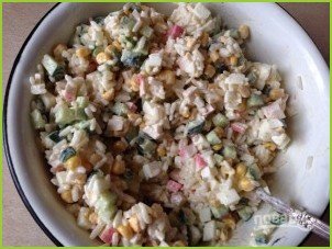 Крабовый салат с рисом - фото шаг 6