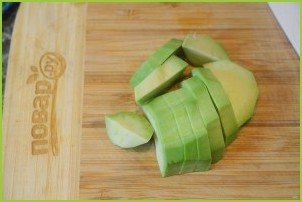 Салат из авокадо и красного лука - фото шаг 2