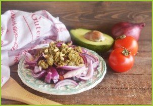 Салат из авокадо и красного лука - фото шаг 8