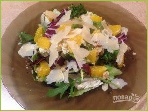 Свежий салат с апельсином и орехами - фото шаг 7