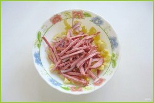 Картофельный салат с колбасой - фото шаг 3