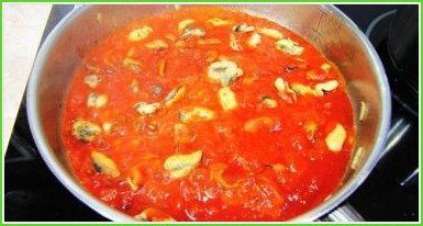 Паста с мидиями в томатном соусе - фото шаг 2