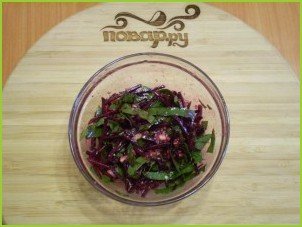 Сыроедческий салат из свеклы - фото шаг 7