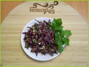 Сыроедческий салат из свеклы - фото шаг 8