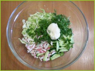 Капустный салат с крабовыми палочками - фото шаг 3