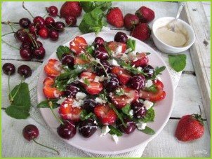 Салат из клубники и черешни - фото шаг 8