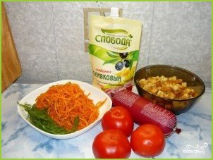 Салат с корейской морковью и сухариками - фото шаг 1