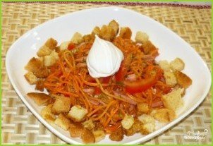 Салат с корейской морковью и сухариками - фото шаг 5