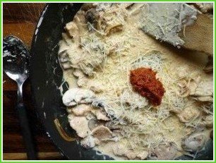 Паста тальятелле с соусом из курицы и грибов - фото шаг 4