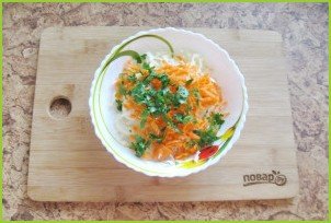 Салат из моркови и капусты с майонезом - фото шаг 4
