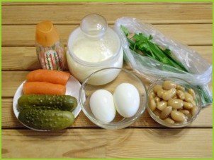 Салат с фасолью и солеными огурцами - фото шаг 1