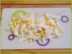 Салат с фасолью и солеными огурцами - фото шаг 4