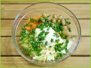 Салат с фасолью и солеными огурцами - фото шаг 6