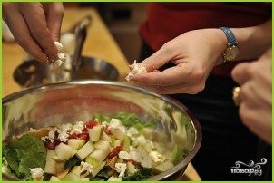 Салат с грушей и сыром - фото шаг 9