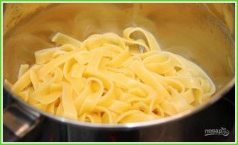 Спагетти карбонара с беконом и сливками - фото шаг 3