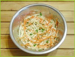 Диетический салат из капусты - фото шаг 5