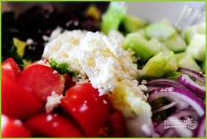 Греческий салат - фото шаг 11