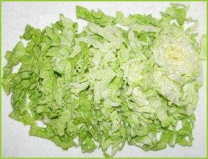 Простой салат из китайской капусты - фото шаг 1