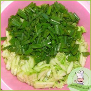 Простой салат из китайской капусты - фото шаг 3