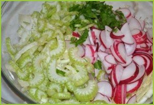 Салат к картошке с мясом - фото шаг 5