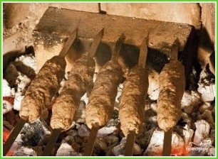 Люля-кебаб из говядины на шампурах - фото шаг 6
