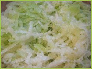Простой салат из редьки - фото шаг 3