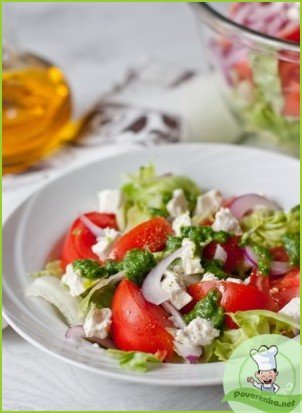 Салат из помидоров с фетой и базиликовой заправкой - фото шаг 5