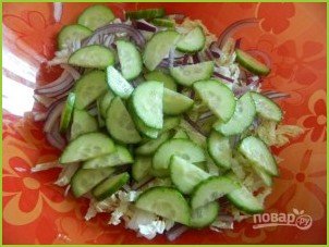 Салат из селедки с пекинской капустой - фото шаг 3