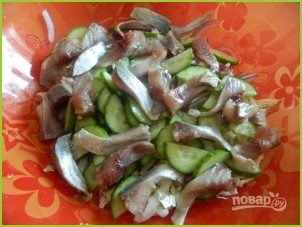 Салат из селедки с пекинской капустой - фото шаг 4