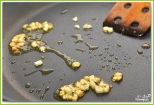 Салат из шпината, изюма и кедровых орешков - фото шаг 9