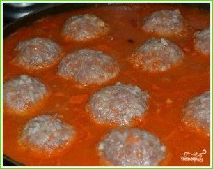 Тефтели с моцареллой в томатном соусе - фото шаг 5