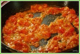 Фарфалле со сливочно-томатным соусом - фото шаг 4