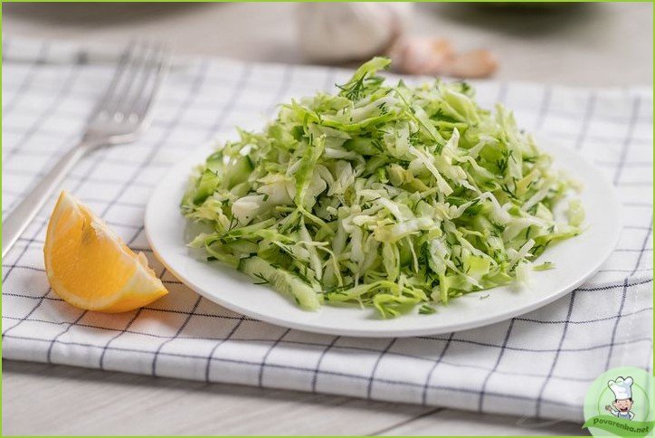 Салат из свежей капусты с чесноком - фото шаг 1