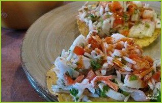 Салат с креветками и крабовым мясом - фото шаг 10