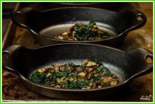 Яичница со шпинатом и грибами в духовке - фото шаг 3
