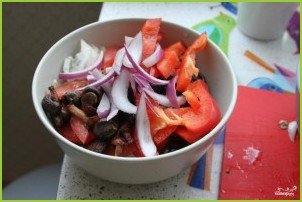 Легкий салат с лисичками и шампиньонами - фото шаг 5