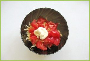 Салат с индейкой, помидором и сыром - фото шаг 5