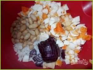 Салат с рисом и крабовыми палочками - фото шаг 2